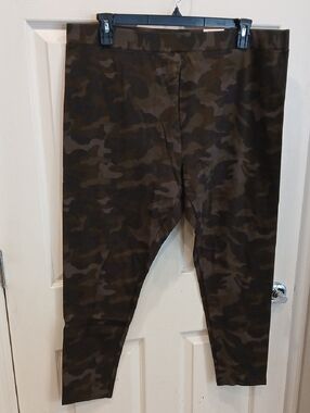 Style & Co. Olive Camo Leggings - Women's